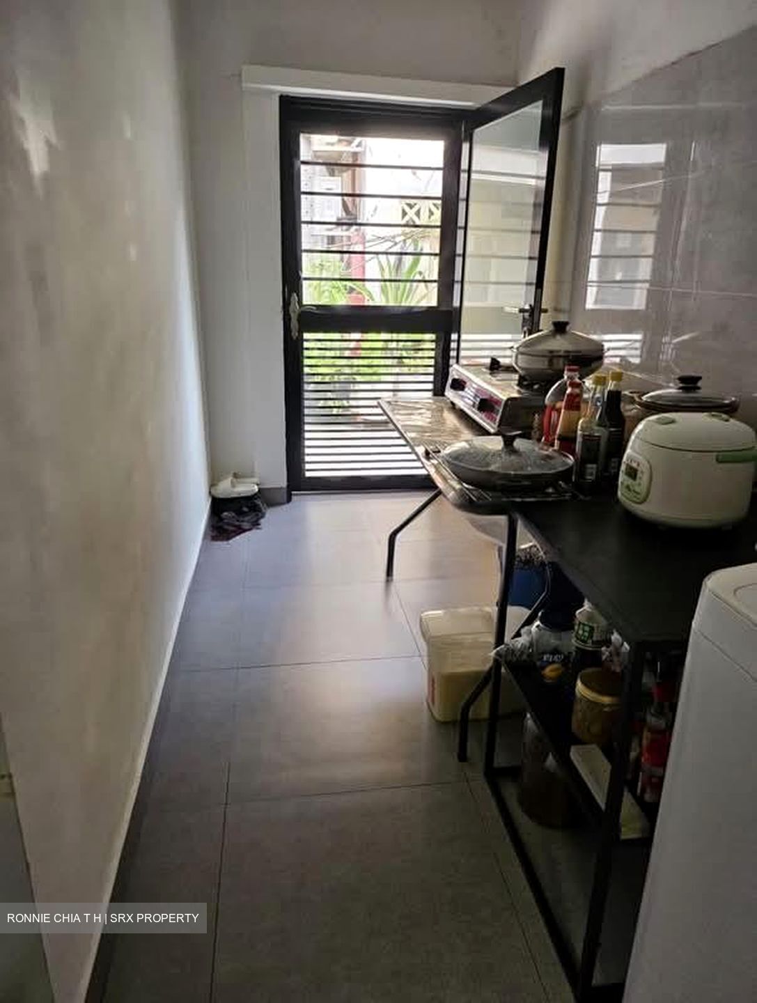 Tembeling Road (D15), Terrace #556837041